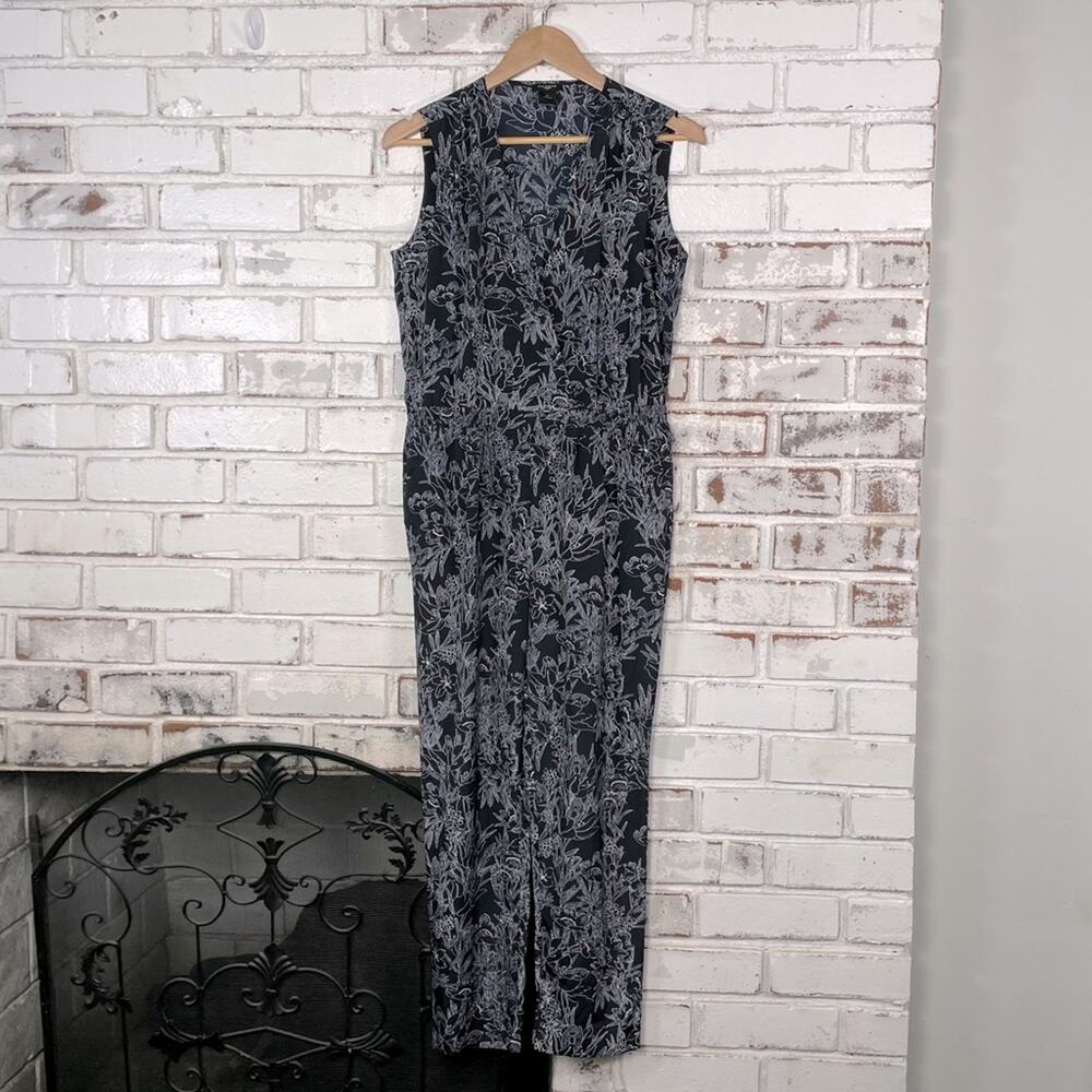 Ann Taylor Petite Black and White Floral V-neck Sleeveless Jumpsuit S